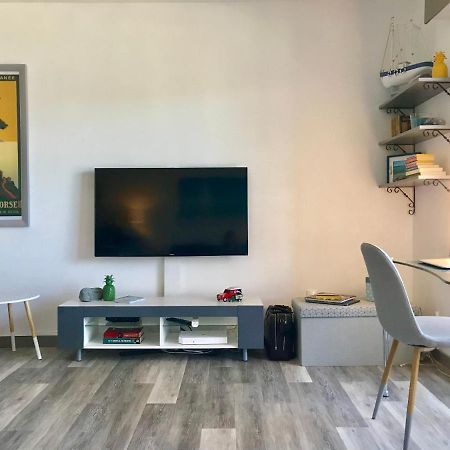 Appartement Ou Studio La Mer & La Plage A Vos Pieds Calvi كالفي المظهر الخارجي الصورة
